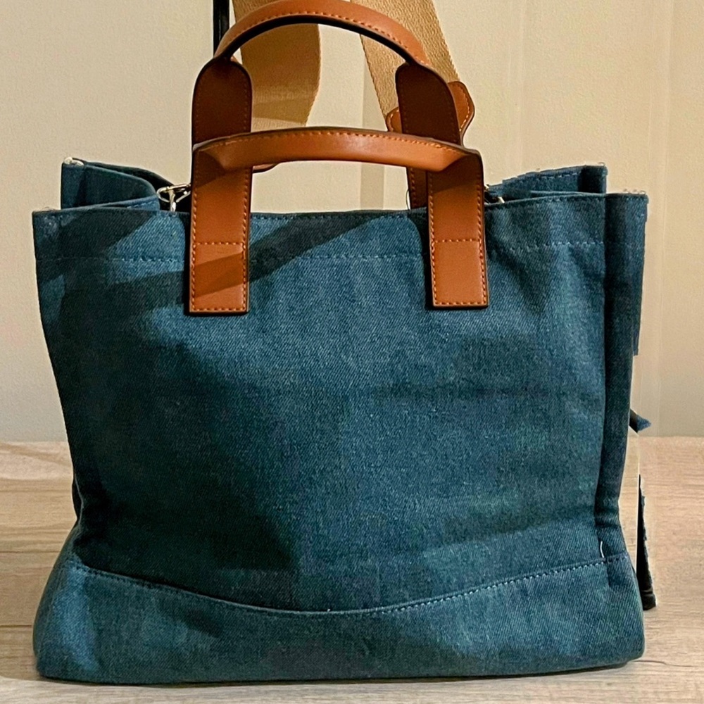 🔥True Religion Denim and Leather Straps Xbody bag 13”Wx10”L🔥 - Picture 3 of 5